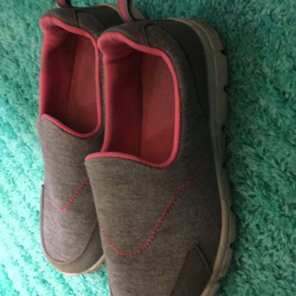 Shoes - Picture 4 of 4